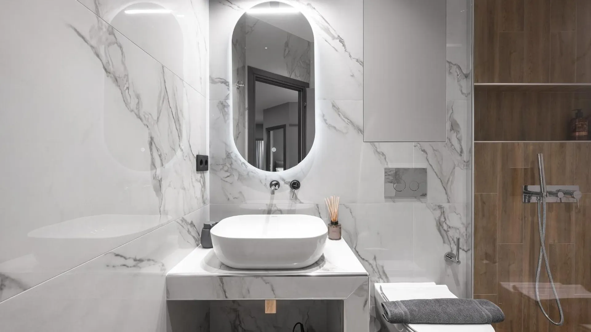 No9, Chic & Modern 2Bdr Apartment In The Centre Of Thessaloniki 0*,  Greece