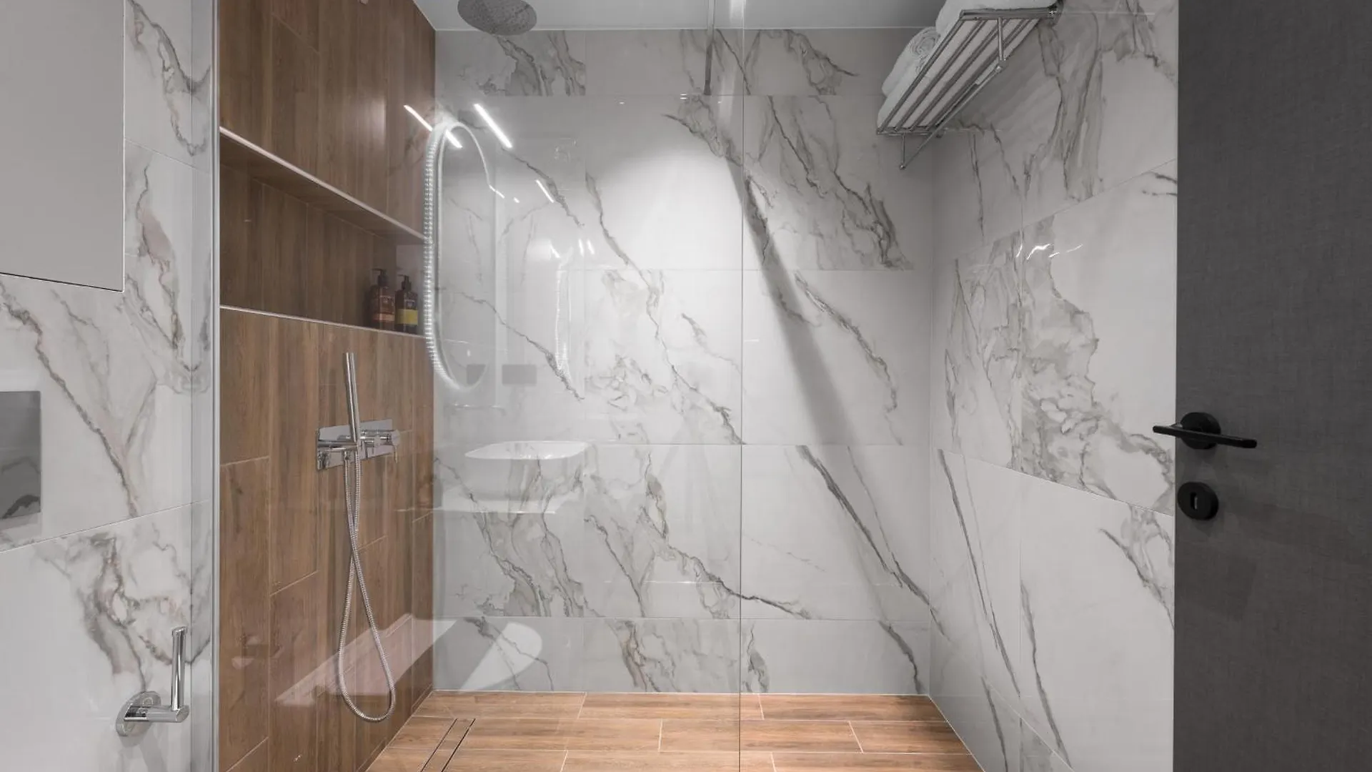 No9, Chic & Modern 2Bdr Apartment In The Centre Of Thessaloniki Greece